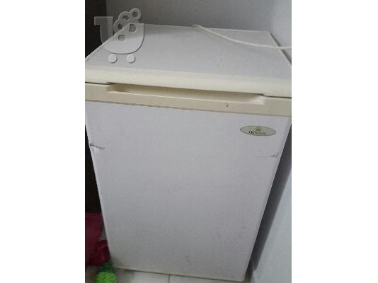 PoulaTo: Φοιτητικό ψυγείο