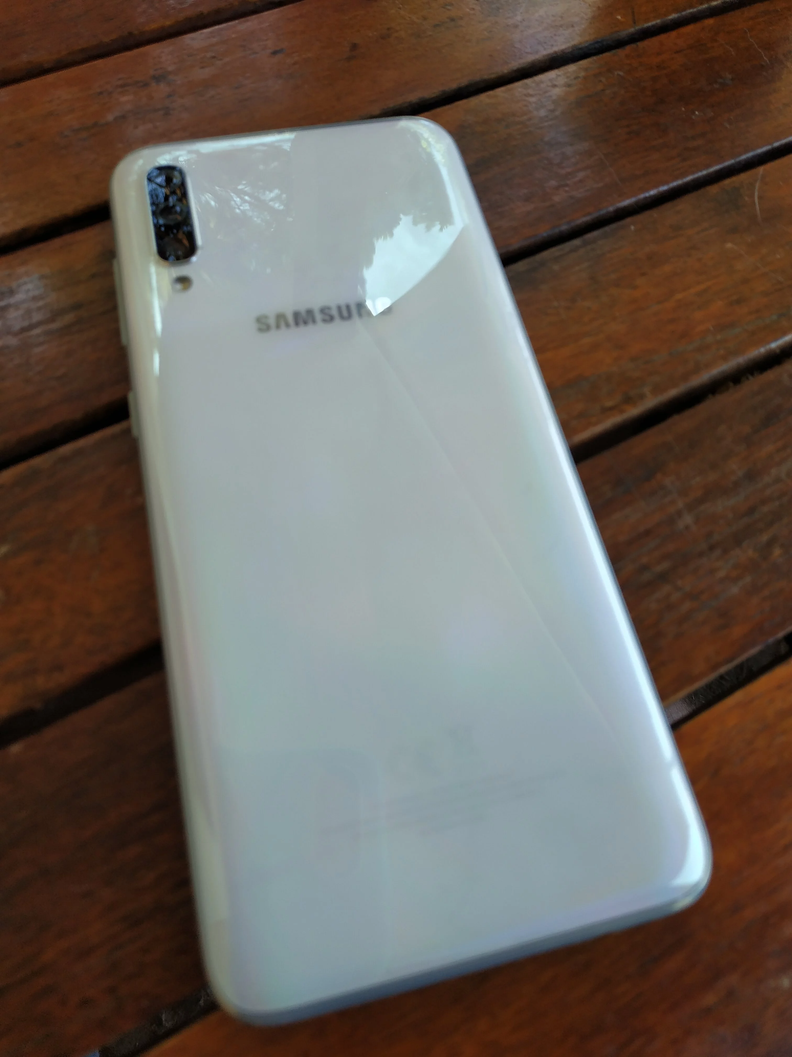PoulaTo: Samsung A70