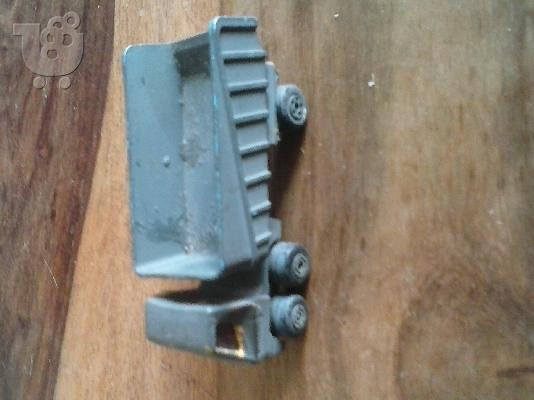 PoulaTo: 1/100 MATCHBOX ARTICULETED TRUCK