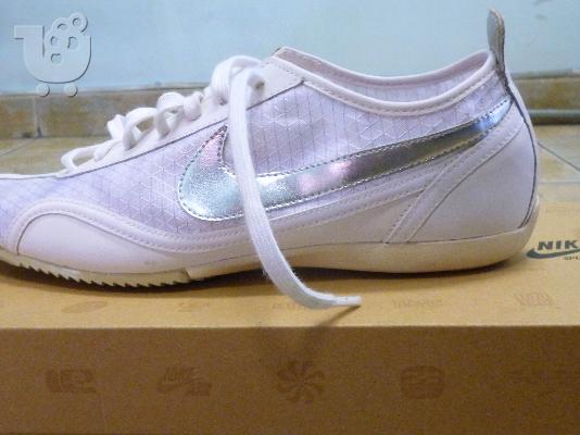 Γυναικεία αθλητικά Nike