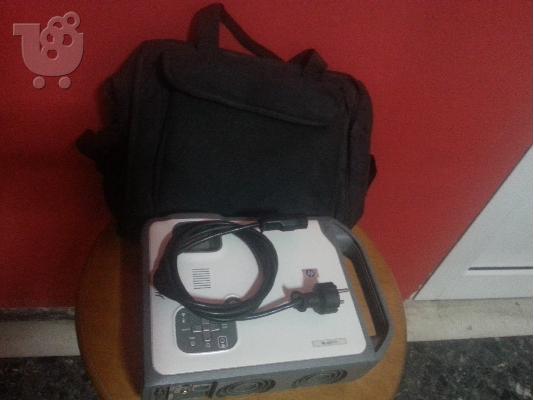 PoulaTo: Projector HP-VP6210