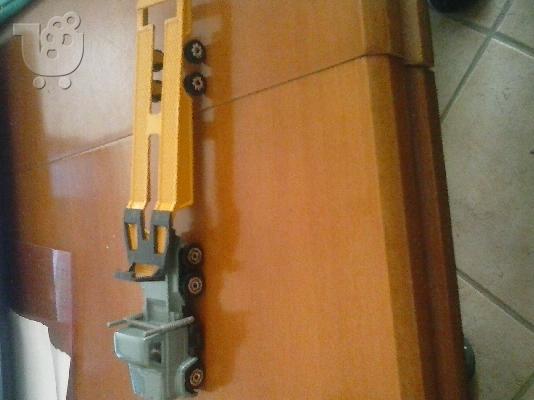 PoulaTo: 1/100 MAJORETTE TRUCK WITH TRAILER YELLOW