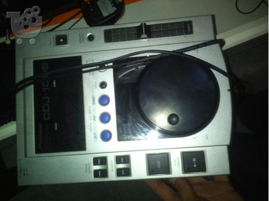 2 * Pioneer CDJ-100S, Numark DM 1050, Technics RP-DH1200E-S + Maya44 USB