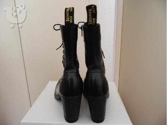 Μποτάκια γυναικεία Dr Martens