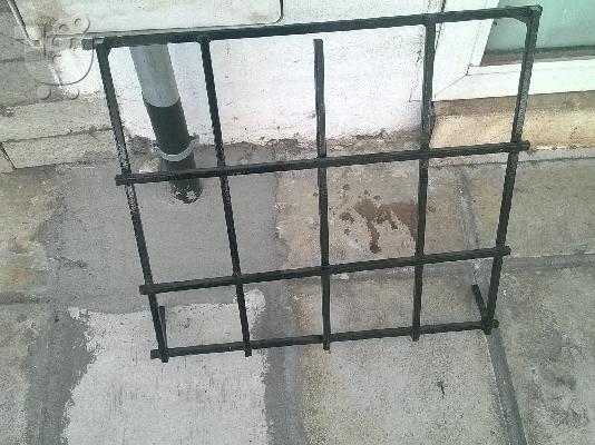 PoulaTo: καγκελο
