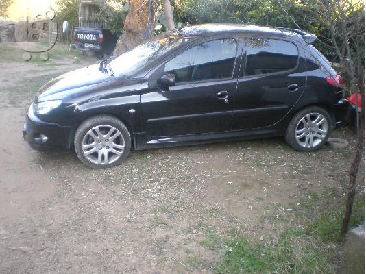 PoulaTo: PEUGEOT 206 '05