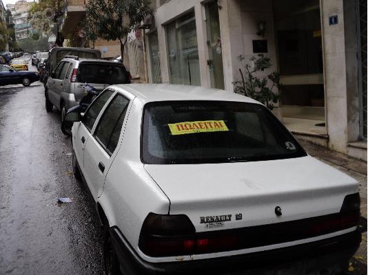 RENAULT 19 