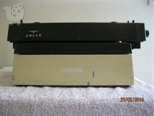 Γραφομηχανή ADLER UNIVERSAL 200