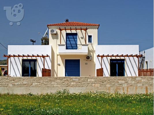 PoulaTo: Μονόχωρο studio κοντά στην παραλία