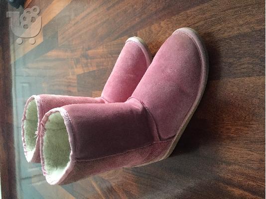 PoulaTo: Ugg Pink size 8