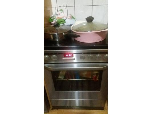 Πωλήται φούρνος σε άριστη κατάσταση.