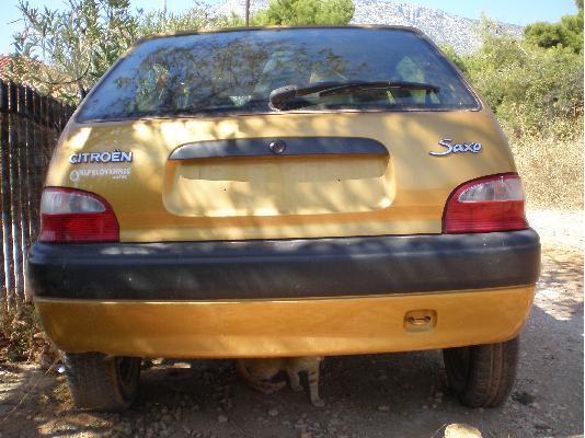 πωλείται saxo 1.1  2002 τρακαρισμένο