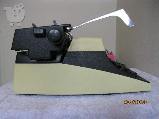 Γραφομηχανή ADLER UNIVERSAL 200