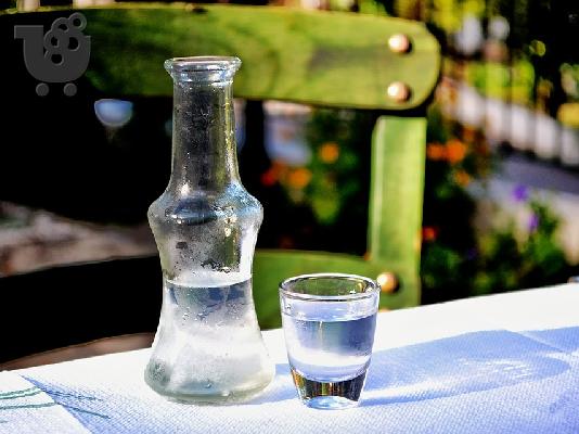 PoulaTo: ΡΑΚΙ Η ΤΣΙΠΟΥΡΟ ΚΡΗΤΗΣ