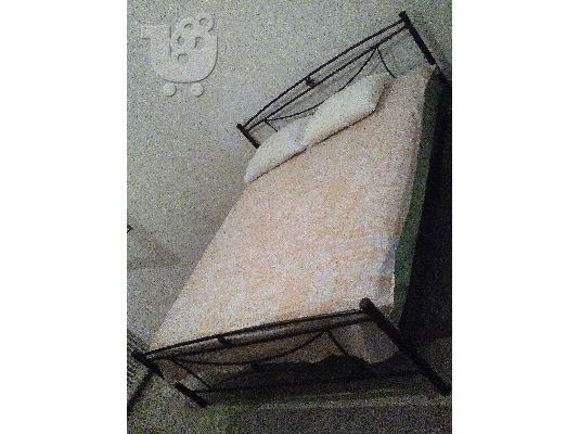Υπέρδιπλο κρεβάτι (σκελετός και στρώμα)