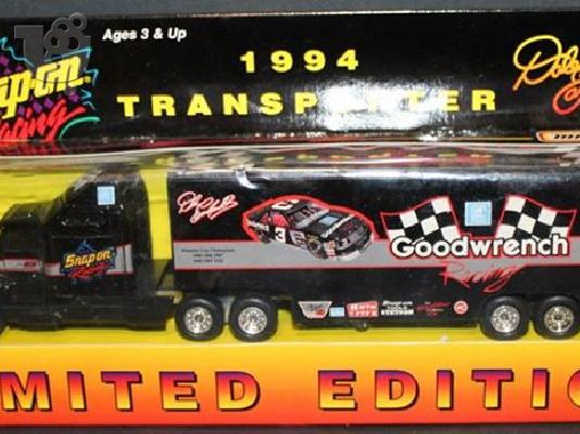 PoulaTo: MATCHBOX Μεταλλικές μινιατούρες σειρά Super Star Transporters.