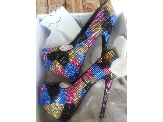 Γόβες καινούργιες steve madden