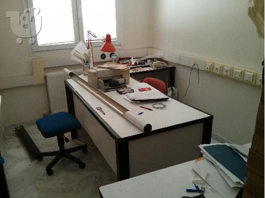 Πωλούνται έπιπλα γραφείου , τραπέζια διασκέψεων