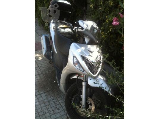 SUZUKI UX 125/150 SIXteen 