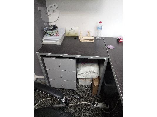 ΠΩΛΕΙΤΑΙ ΓΡΑΦΕΙΟΥ ΓΩΝΙΑ ΜΕ ΣΥΡΤΑΡΙΕΡΑ ΚΑΙ 2 ΡΑΦΙΑ