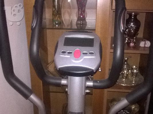 PoulaTo: ελλειπτικο μηχανημα x-fit