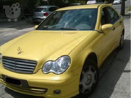 PoulaTo: MERCEDES 220 '03