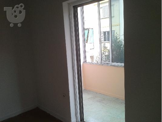 PoulaTo: Γκαρσονιερα στον 1οροφο στον καρεα βυρωνα