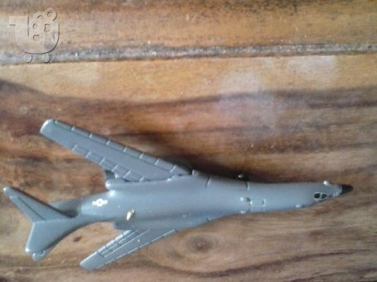PoulaTo: 1/200 MATCHBOX B1B LANCER  ΜΕΤΑΛΛΙΚΟ