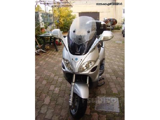 PoulaTo: PIAGGIO X9 500 Evolution '04