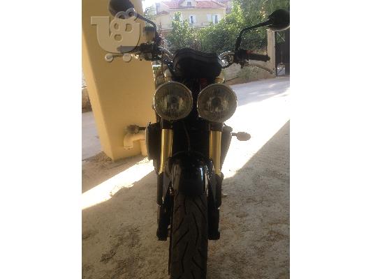TRIUMPH Speed Triple 