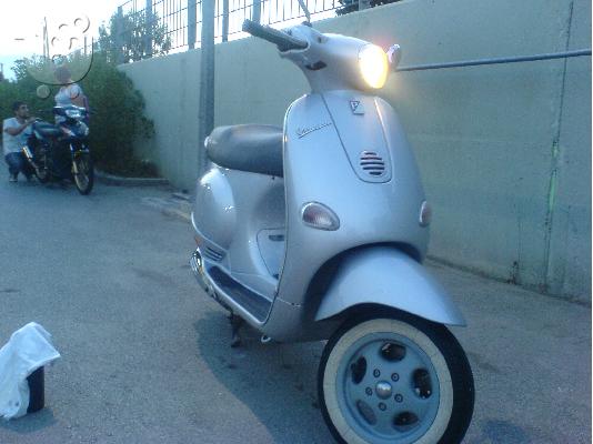 PoulaTo: PIAGGIO Vespa 125 ET4 '05