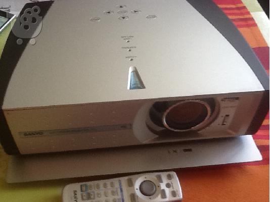PoulaTo: PROJECTOR LCD Z3 SANYO