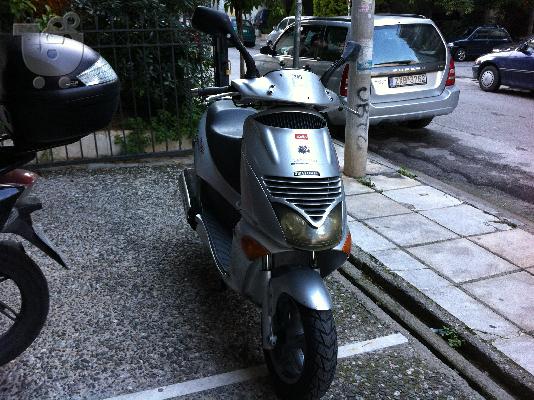 PoulaTo: APRILIA Leonardo 150 '00