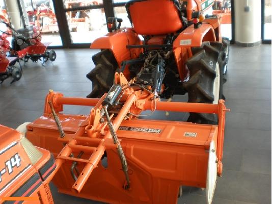 Τρακτέρ Kubota B-1402    Καραμανίδης