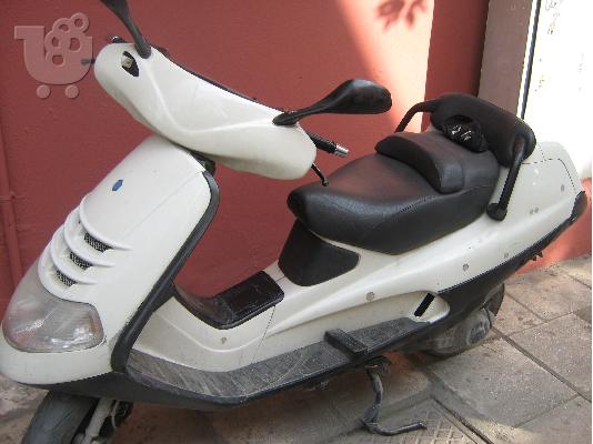 PoulaTo: PIAGGIO Hexagon GT 250 '00