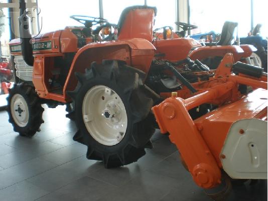 Τρακτέρ Kubota B-1402    Καραμανίδης