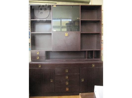 PoulaTo: πωλείται γραφείο (150 € και βιβλιοθήκη 150 €)