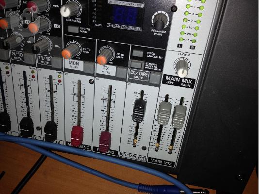 ΚΟΝΣΟΛΑ BEHRINGER XENYX 1222FX