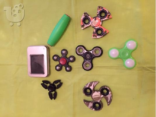 PoulaTo: FINGER SPINNERS (6τεμ) & FIDGET ROLLER (1τμχ)