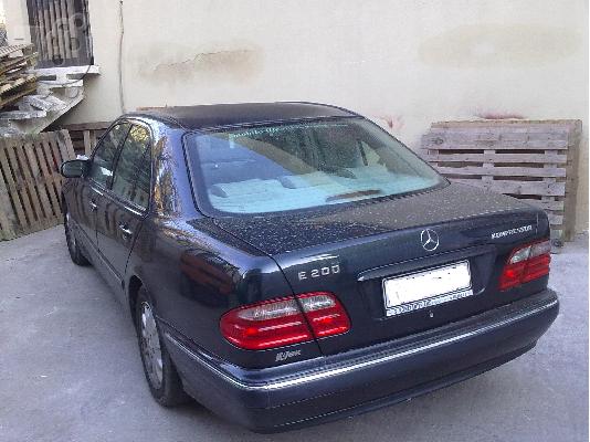 PoulaTo: MERCEDES E 200 '00