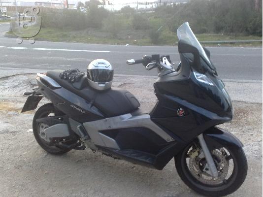PoulaTo: GILERA GP 800 '07