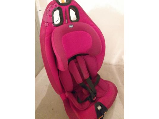 Καθισματάκι αυτοκινήτου Chicco - YOUniverse Fix Red 70 9-36 κιλά σε άριστη κατάσταση....