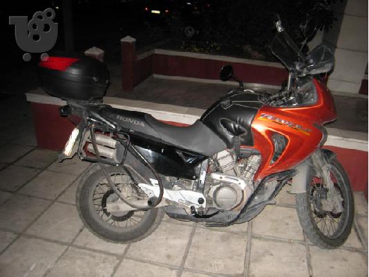 PoulaTo: HONDA XL 650 V Transalp '05