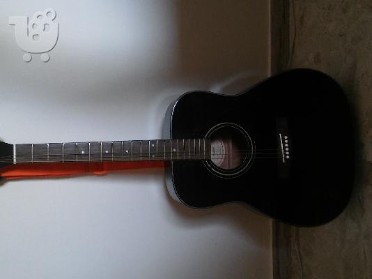 PoulaTo: Κιθάρα yamaha.