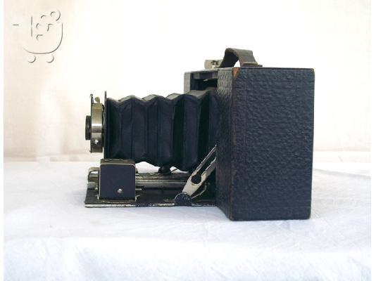 Kodak γνήσια αντίκα ,ξύλινη σε αρίστη κατάσταση.