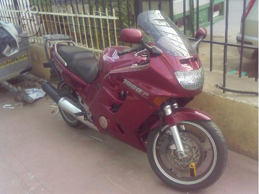 PoulaTo: HONDA CBR 1000 F '98