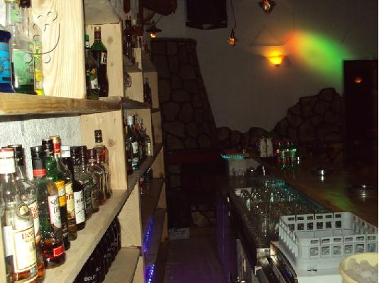 club-cafe επιχείρηση στο Γαλατά (Πόρος Aττικής)με άδεια κέντρου διασκέδασης...