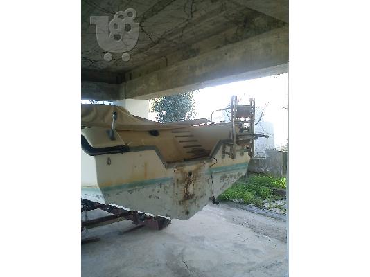 Πωλειται ταχυπλοο ημικαμπινατο χωρις μηχανη με τρειλερ....