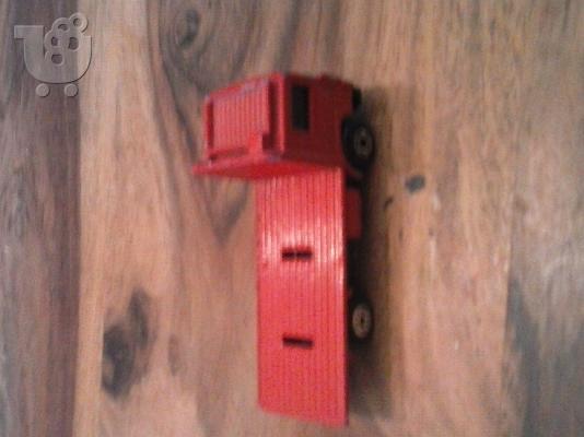 PoulaTo: 1/90 MATCHBOX VOLVO  TRUCK RED