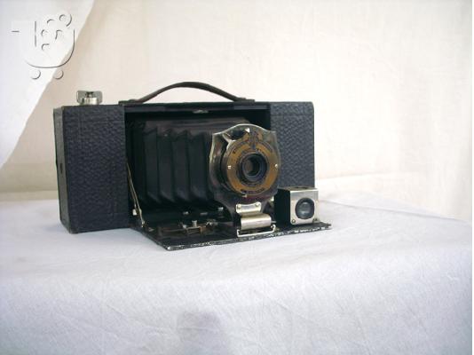 Kodak γνήσια αντίκα ,ξύλινη σε αρίστη κατάσταση.